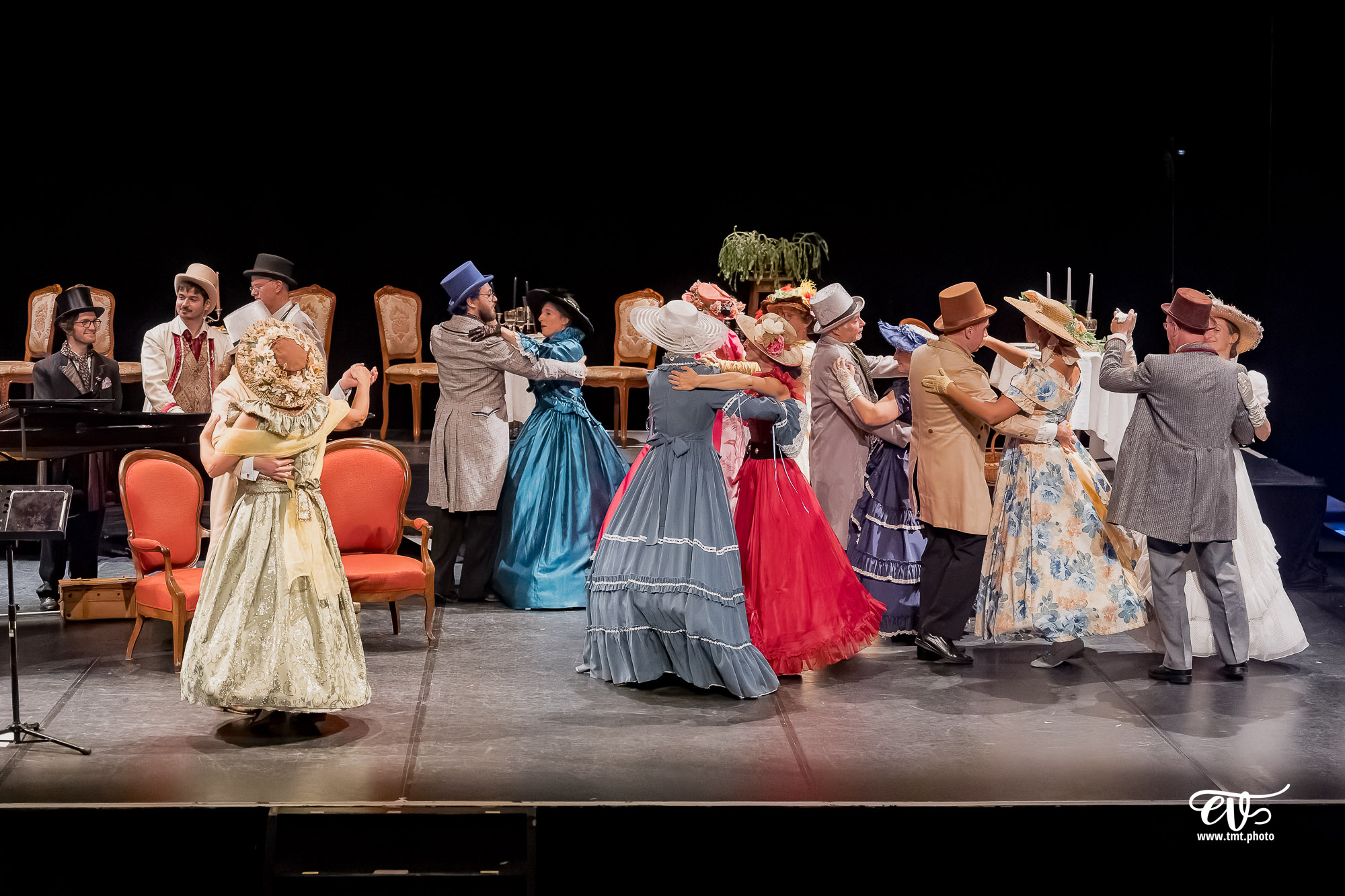 DANS LE SALON DE ROSSINI